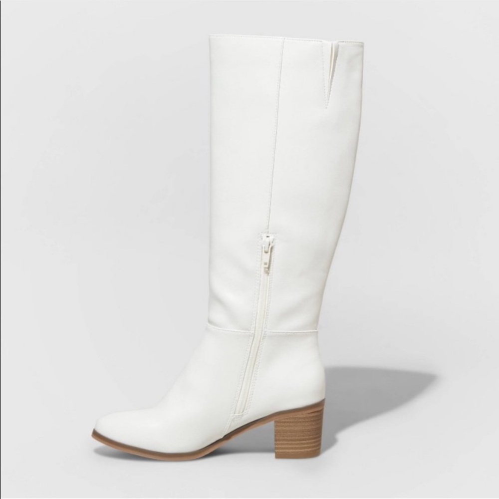 Women’s Brinley Tall Pointed Toe White Boots 8.5